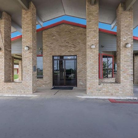 Americas Best Value Inn Lockhart Tx Exterior photo